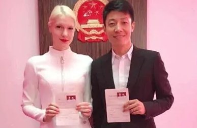 撒贝宁妻子李白年龄是多少?